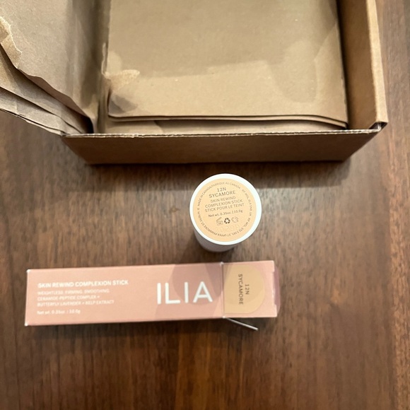 ILIA Skin Rewind Complexion Stick 12N Sycamore - Picture 7 of 8